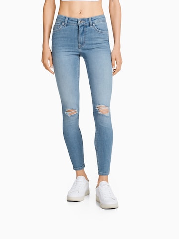 Bershka Skinny Jeans in Blauw: voorkant