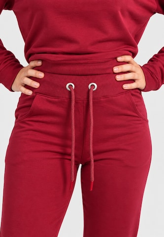 Elara Set in Red
