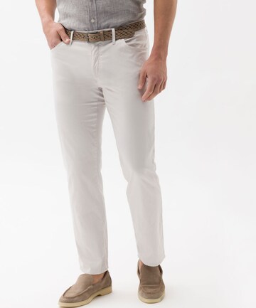 BRAX Regular Broek 'Cadiz' in Beige: voorkant