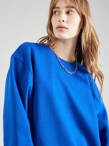 ESPRIT Sweatshirt i blå