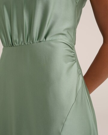 Robe WE Fashion en vert