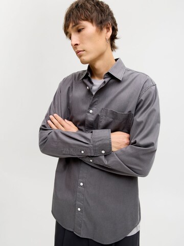 Coupe regular Chemise JACK & JONES en gris