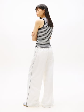 Tommy Jeans Top 'Essential' in Black