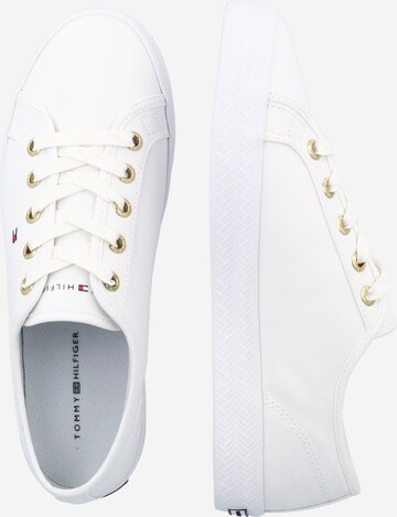 TOMMY HILFIGER - Regular Sapatilhas baixas 'Foxie' em branco