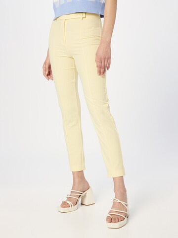 Coupe slim Pantalon à plis PATRIZIA PEPE en jaune : devant