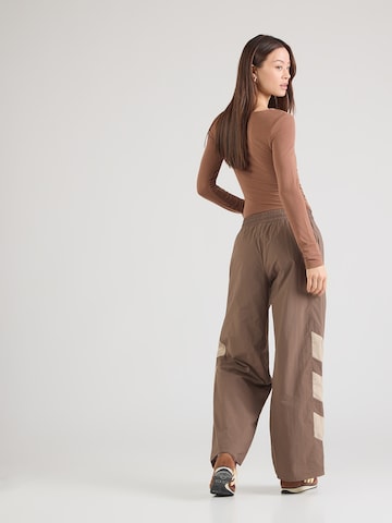 Wide leg Pantaloni 'BLOCKED' de la ADIDAS ORIGINALS pe maro