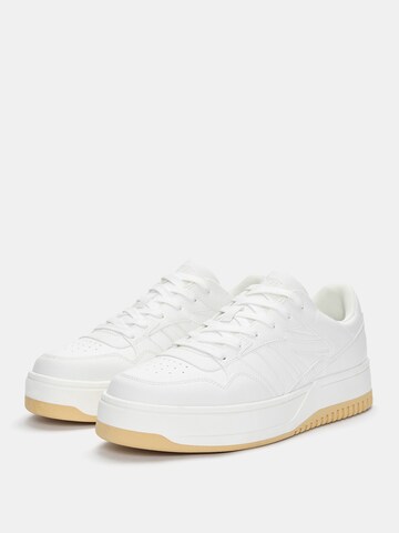 Pull&Bear Platform trainers in White