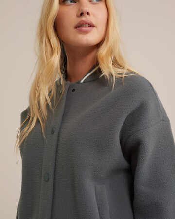 WE Fashion Between-season jacket in Grey