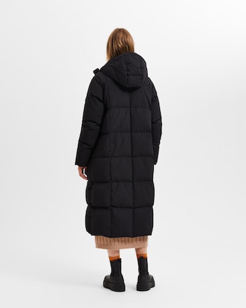 SELECTED FEMME Płaszcz zimowy 'Nita' w kolorze czarny