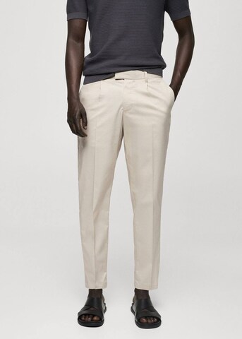 MANGO MAN Slimfit Bundfaltenhose 'Jon' in Beige: Vorderseite