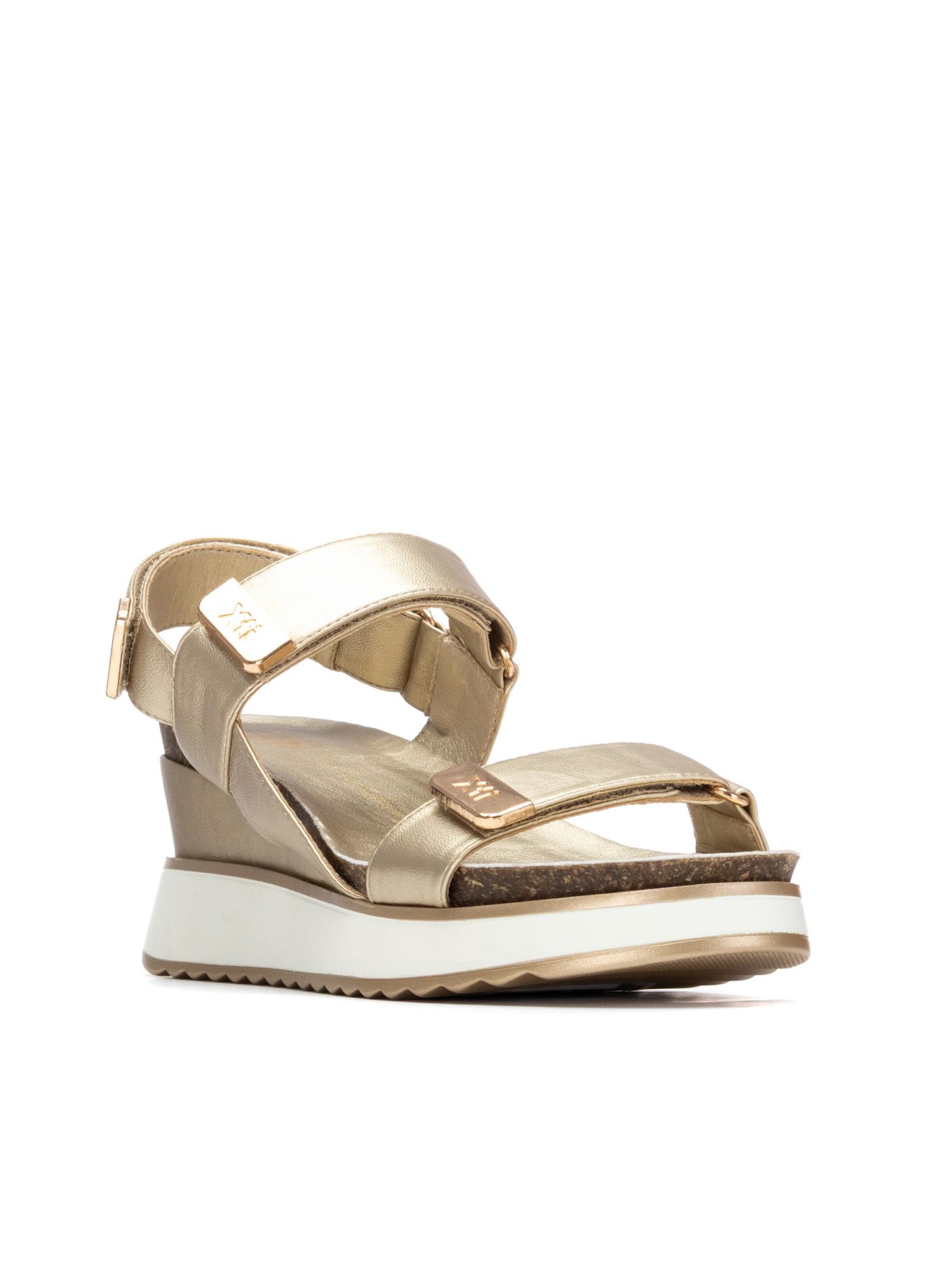 Xti - Sandalias en oro