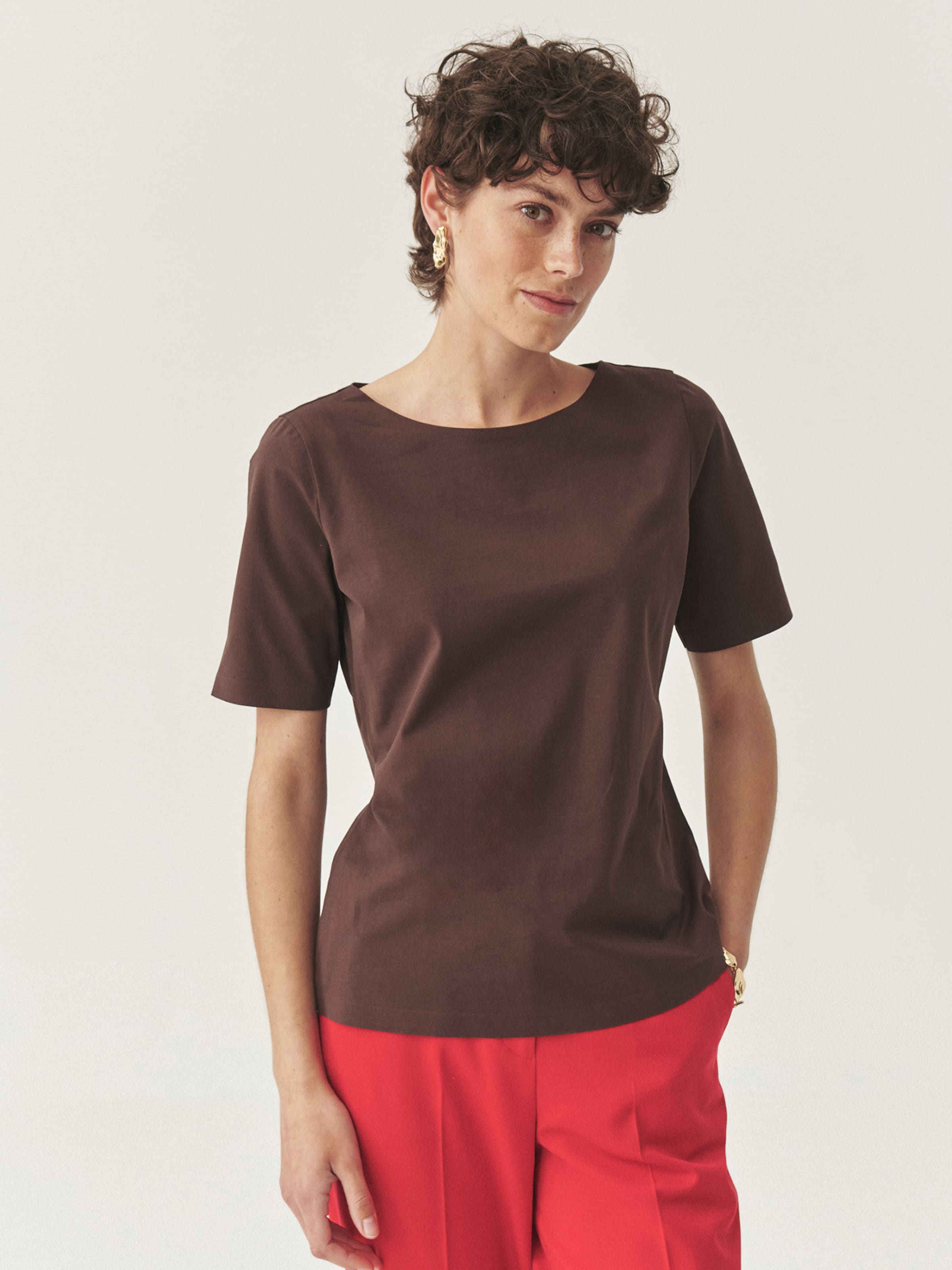 TATUUM Blusa em castanho, Vista do artigo