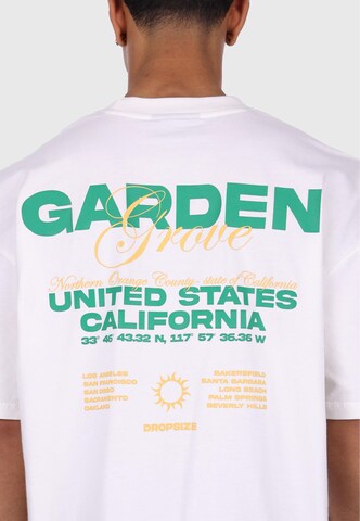 Maglietta 'Garden Grove' di Dropsize in bianco
