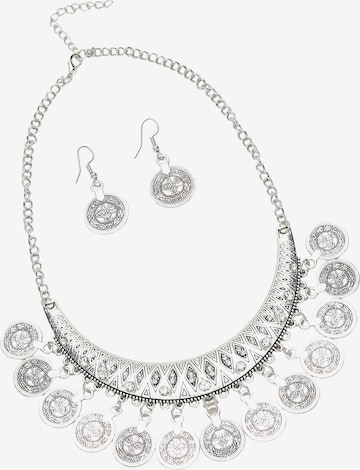 sidabrinė SOHI Juvelyrinių dirbinių rinkinys ' Shobha ': priekis