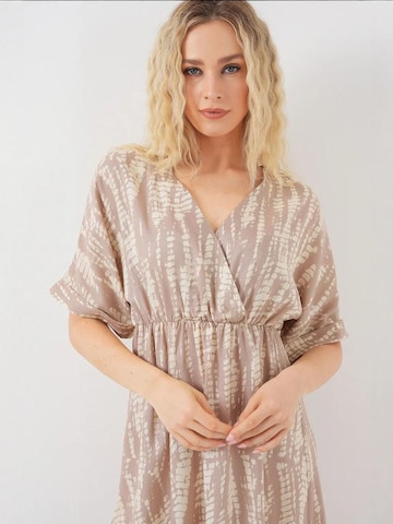 Bigdart Jurk in Beige