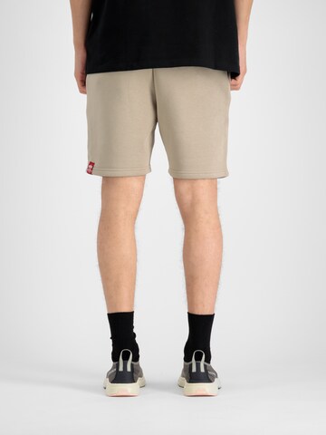 Regular Pantaloni de la ALPHA INDUSTRIES pe bej