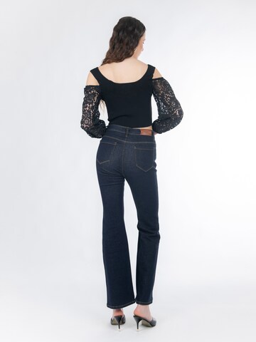 Influencer Плетен топ в черно