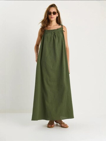 Bianco Lucci Dress in Green: front
