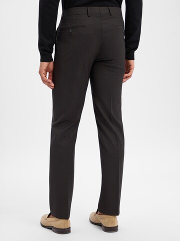 HECHTER PARIS Regular Pleated Pants in Black