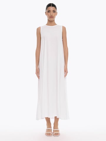 4TAILORS Mekko 'Connect me' värissä valkoinen: etupuoli