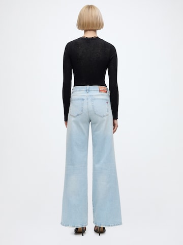 DIESEL Wide leg Jeans '1978 D-AKEMI' in Blue