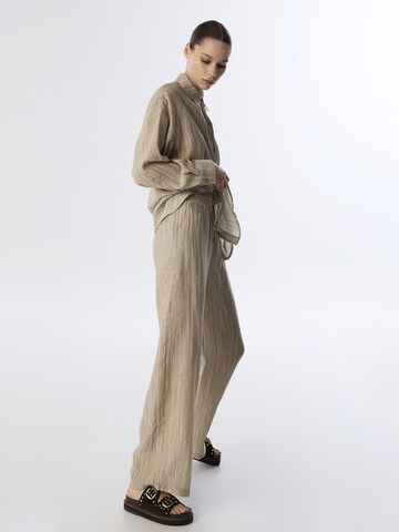 Twist Wide leg Trousers in Beige