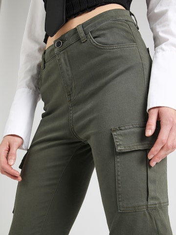 Tapered Pantaloni cu buzunare 'Kodana' de la LTB pe verde