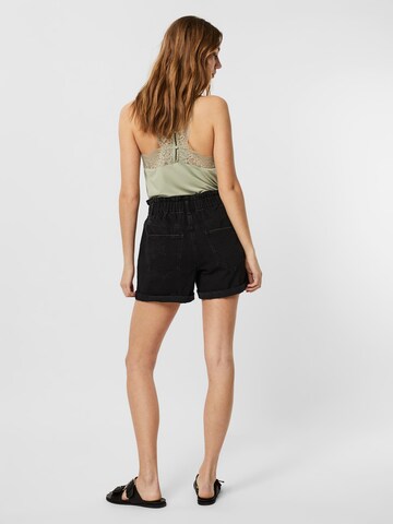 VERO MODA Regular Shorts in Schwarz