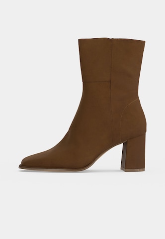 Botine 'Monica' de la Madden Girl pe maro: față