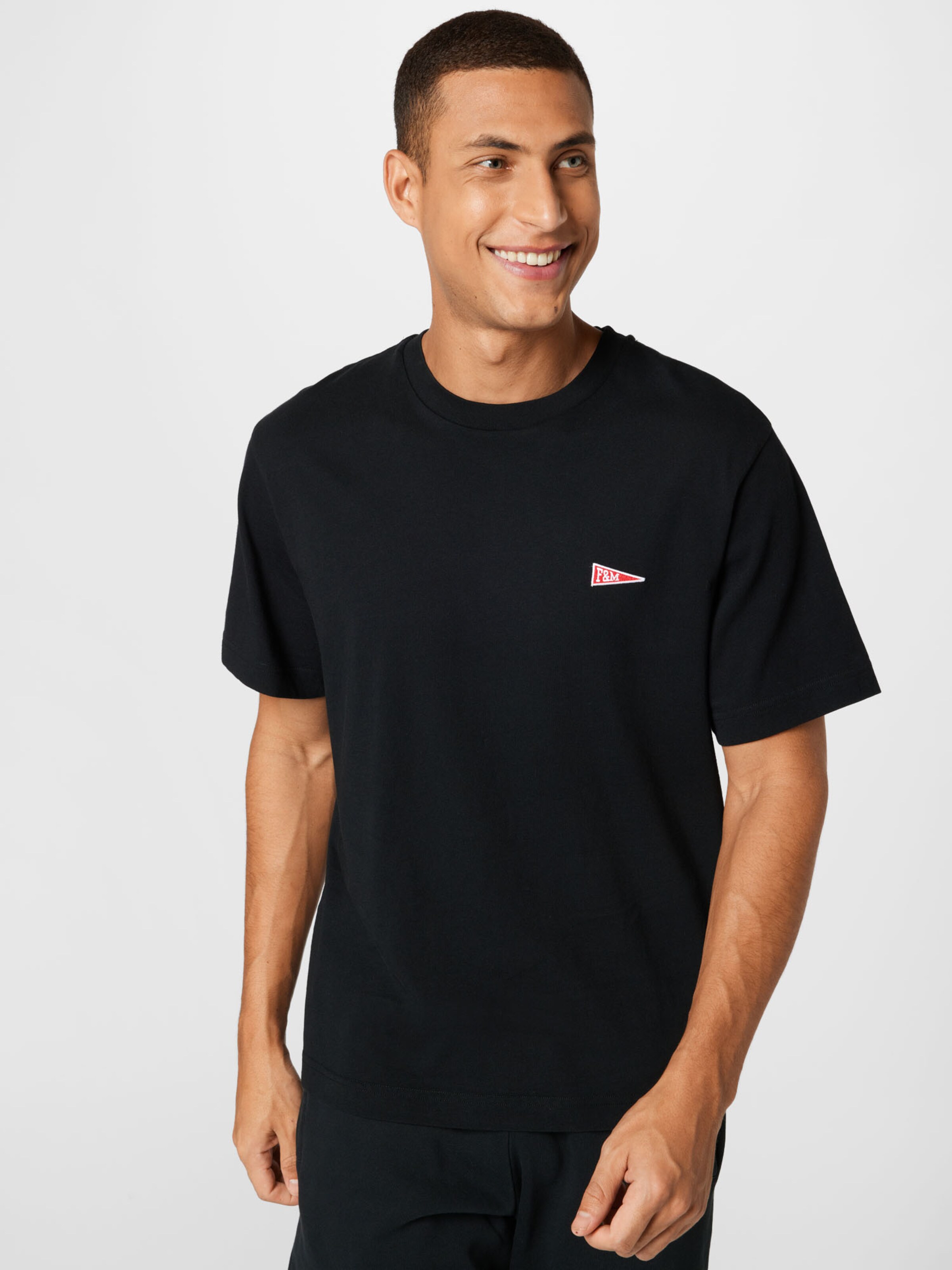 Männer Shirts FRANKLIN & MARSHALL T-Shirt in Schwarz - TJ39761 Männer Shirts FRANKLIN & MARSHALL T-Shirt in Schwarz - TJ39761
