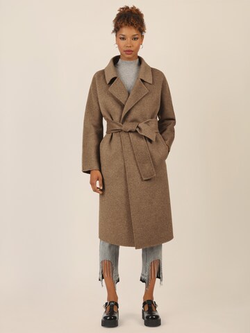 APART Between-Seasons Coat in Brown: front