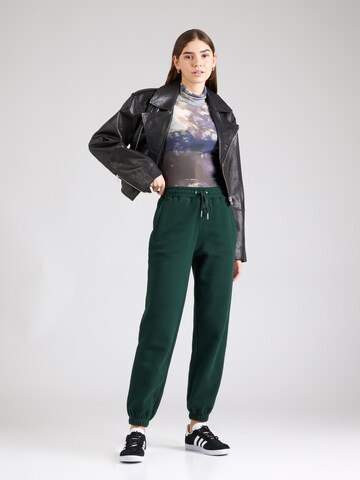 Abercrombie & Fitch Tapered Broek 'ESSENTIAL SUNDAY' in Groen