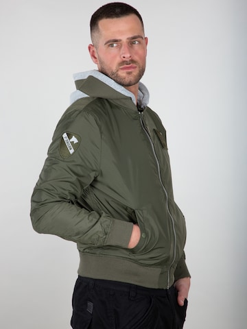 Coupe regular Veste mi-saison ALPHA INDUSTRIES en vert