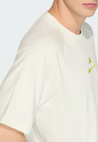 ADIDAS PERFORMANCE - Camiseta funcional 'Amg' en blanco