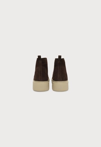 s.Oliver BLACK LABEL - Botas chukka em castanho