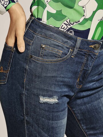 MADELEINE Slimfit Jeans in Blau