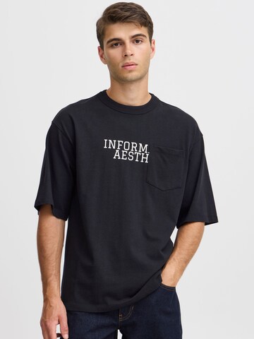 Maglietta 'TUE' di Casual Friday in nero: frontale