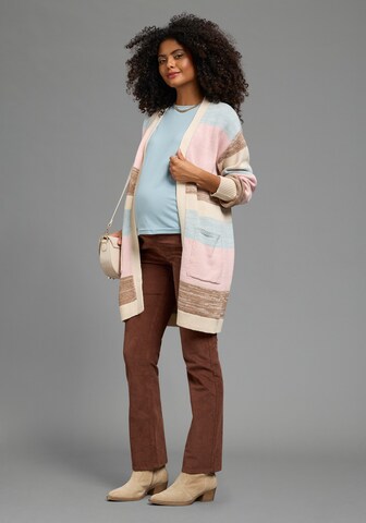 Neun Monate Strickjacke in Mischfarben