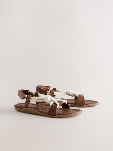 Next Sandale in Braun