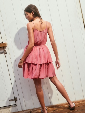 Rochie de la Next pe roz