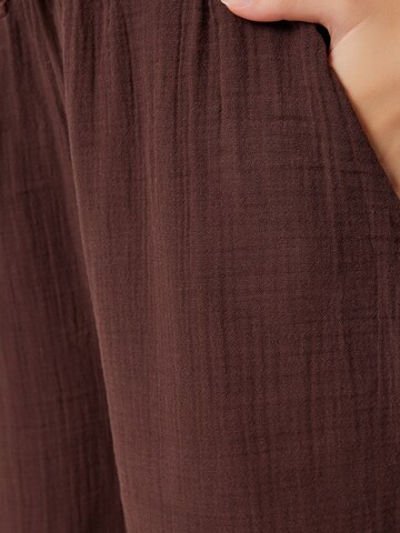 Completo pantalone di Happiness İstanbul in marrone