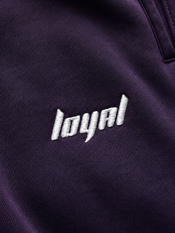 loyal Loosefit Unisex Sweatpants in Relaxed Fit in Lila