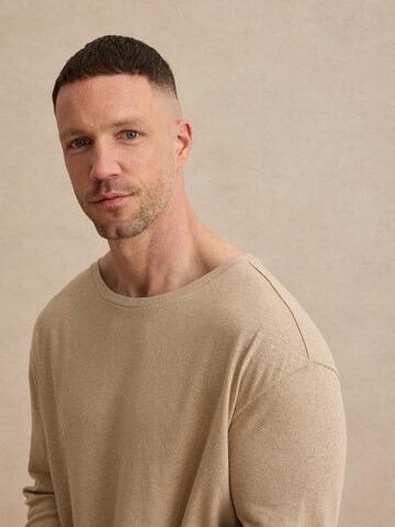 DAN FOX APPAREL T-shirt i beige