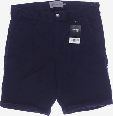 Calvin Klein Jeans Shorts in 32 in Blue: front