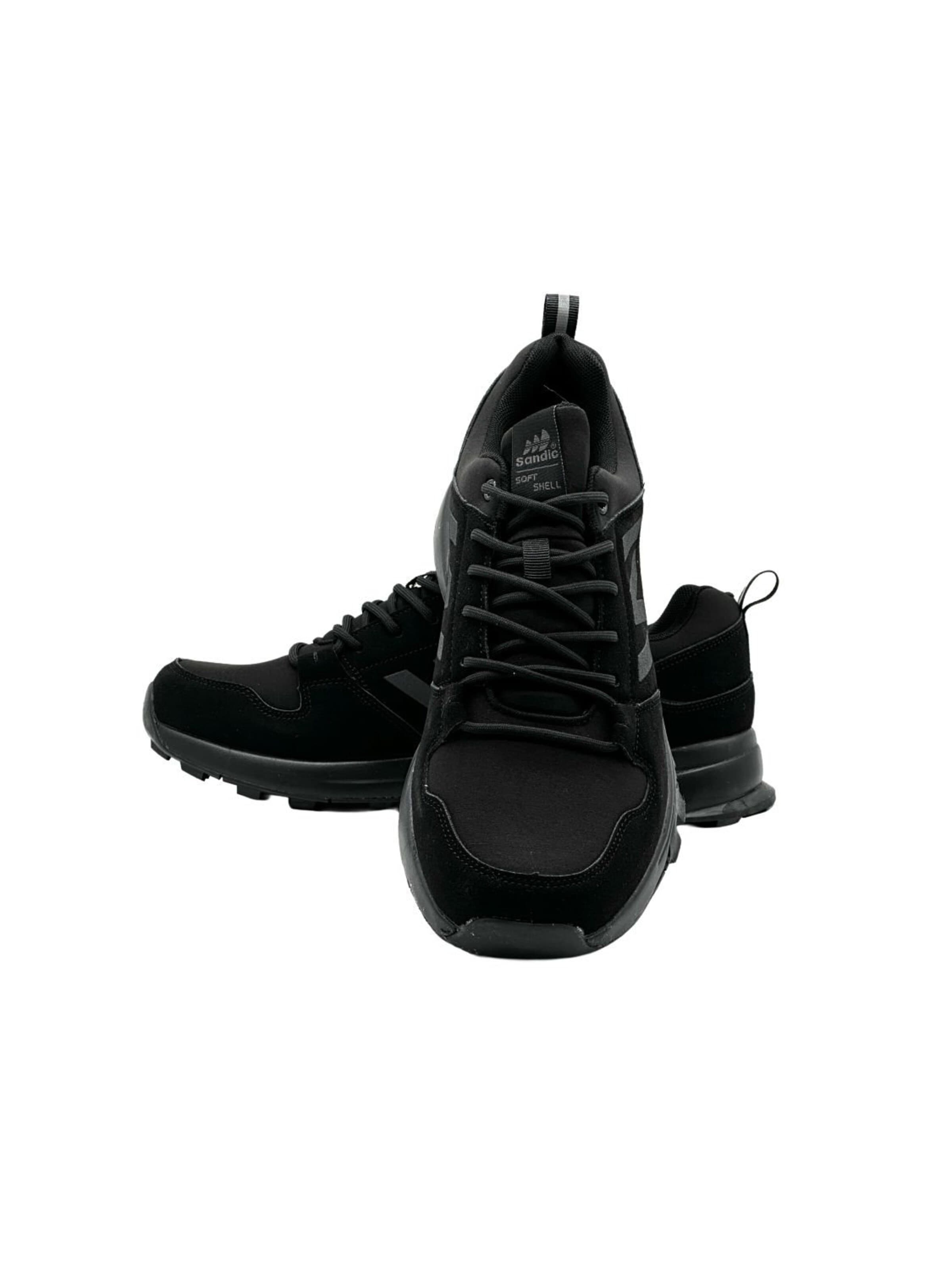 Nowaland Sneakers in Black