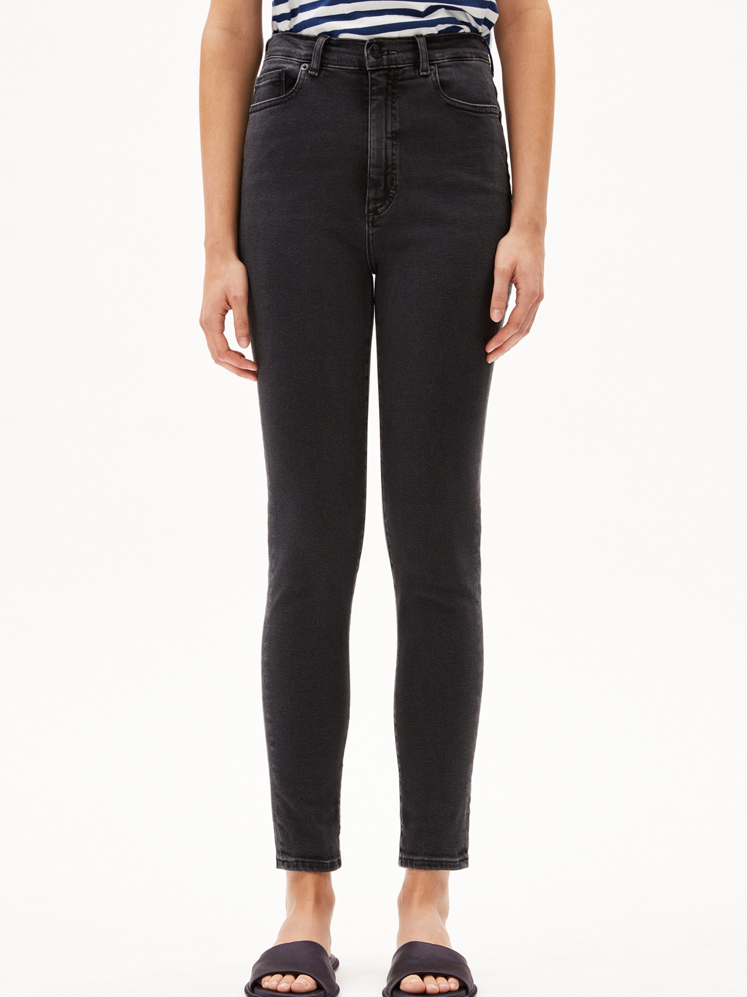 ARMEDANGELS Skinny Jeans 'INGAA' in Black: front