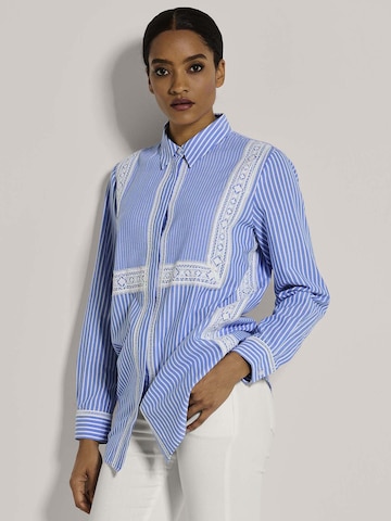 MADELEINE Blouse in Blauw: voorkant
