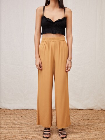 LeGer by Lena Gercke - Loosefit Pantalón 'Jenna' en beige: frente