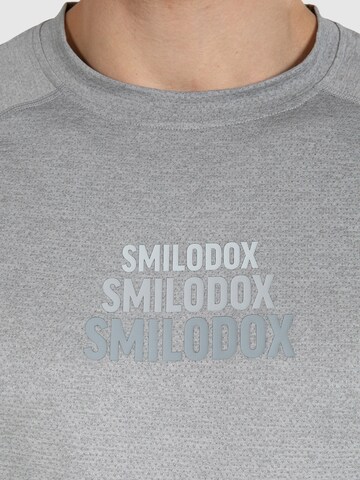 T-Shirt fonctionnel Smilodox en gris