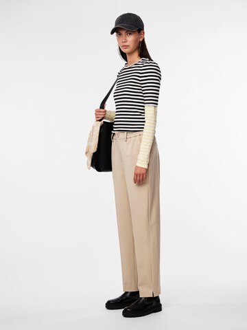 PIECES Loose fit Trousers with creases 'Camil' in Beige